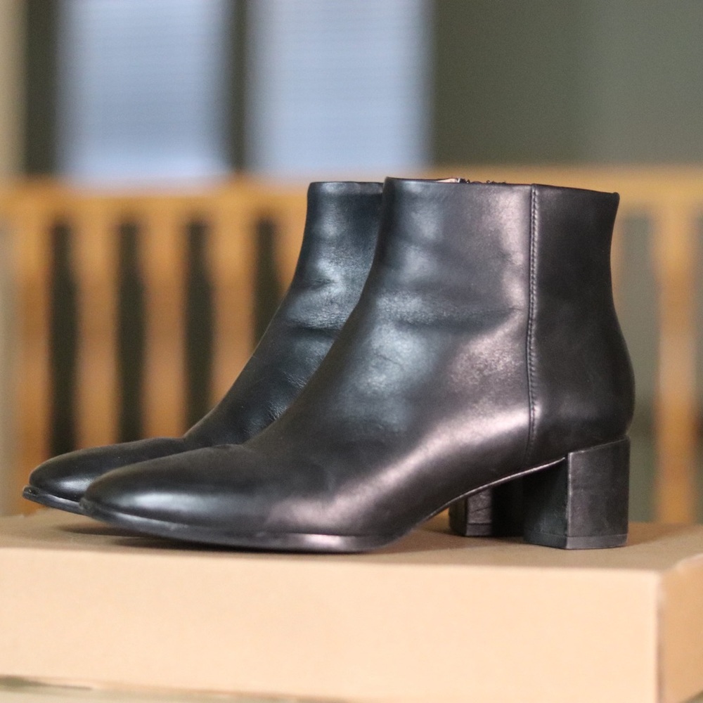 Via Spiga Vail Leather Bootie